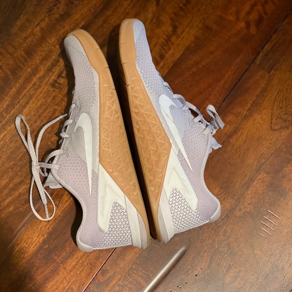 metcon 4 grey gum